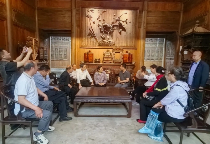344858湖北省反邪教协会走进通山县开展防范邪教警示教.png