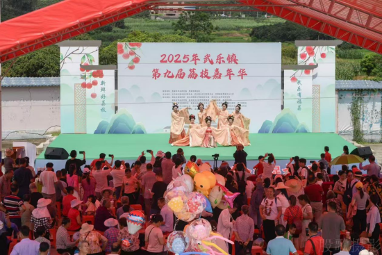 348954广西贵港：反邪宣传“邂逅”荔枝节.png